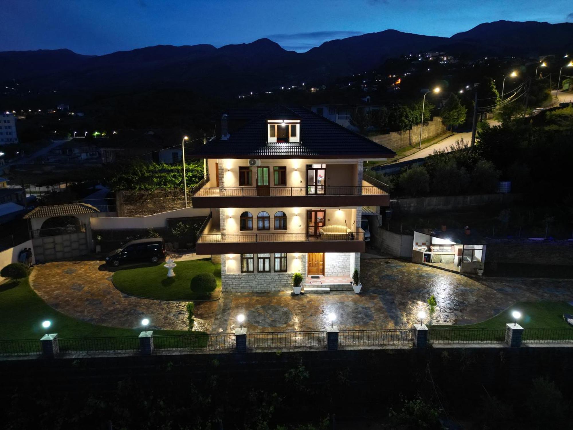 Shena Guest House Gjirokastër Extérieur photo
